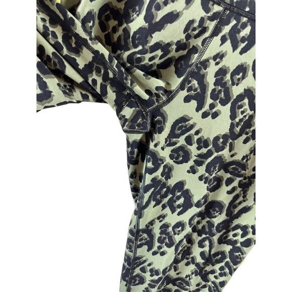 Victoria's Secret Victoria Sport Cheetah Print Knockout Tight 7/8 Leggings Large - Picture 4 of 8